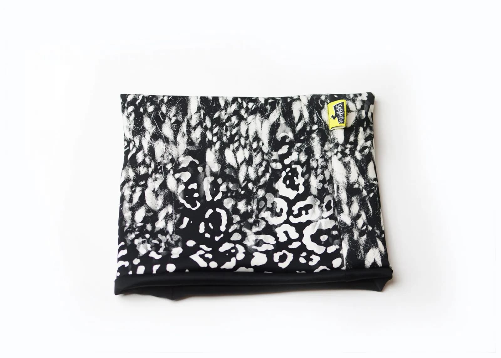 Back Warmers black and white — image 18